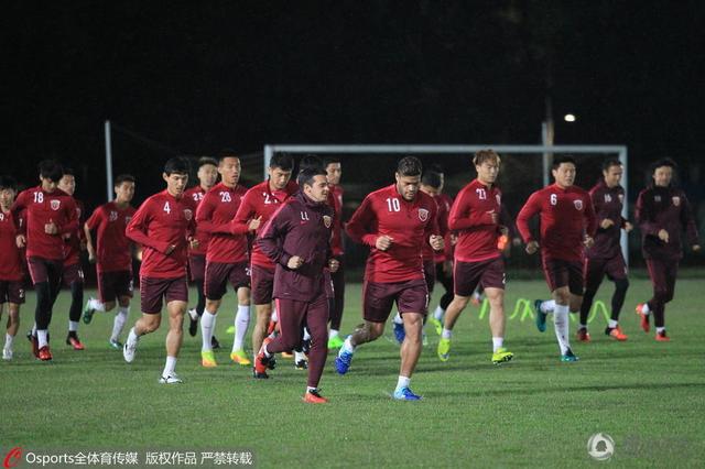 专家推荐　【东方球圣】足球7连红 奉上下午澳超：悉尼FC vs 西部联【红单策略】足球18中15 带来下午澳超：墨尔本城 VS 墨尔本胜利【盘算足红】足球17中13 带来晚间意甲：弗洛西诺尼 VS 尤文图斯今日热点赛事今日下午，悉尼FC vs 西部联，晚间欧洲顶级联赛火热进行，17中13专家东方球圣等人带来赛事解析。